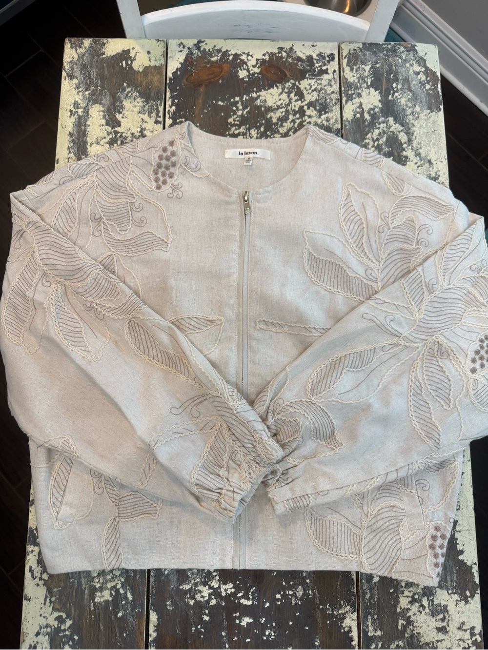 La Lavon Women’s Light Beige Embroidered Zip Jacket  NWOT